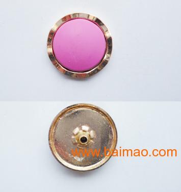 春輝五金 專注金屬鈕扣廠家直銷，引領(lǐng)服裝輔料新風(fēng)尚